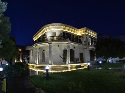 موزه نقاشی پشت شیشه